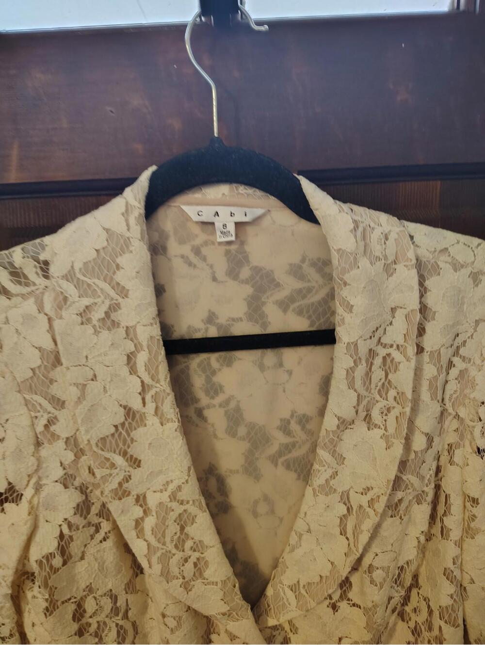 CAbi #249 Battenburg Lace Blazer Jacket - Creamy Ivory/Beige - SIZE 8 - Picture 2 of 4